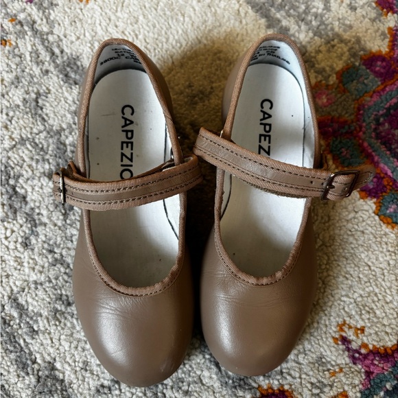Capezio Tan Girls Tap Shoes Size 12W - Picture 1 of 5